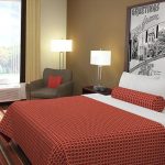 Queen Octagonal Coverlet - Crimson/Latte